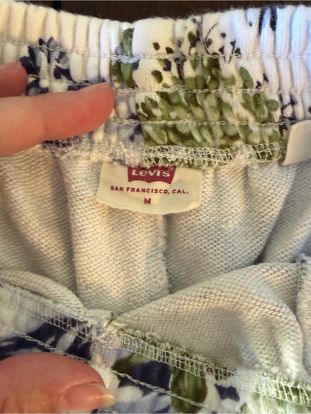Levi’s Floral High Rise Sweat Shorts Blue Green Roses Pull On Size M - Picture 5 of 7